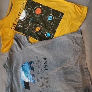 Old Navy t-shirt pair